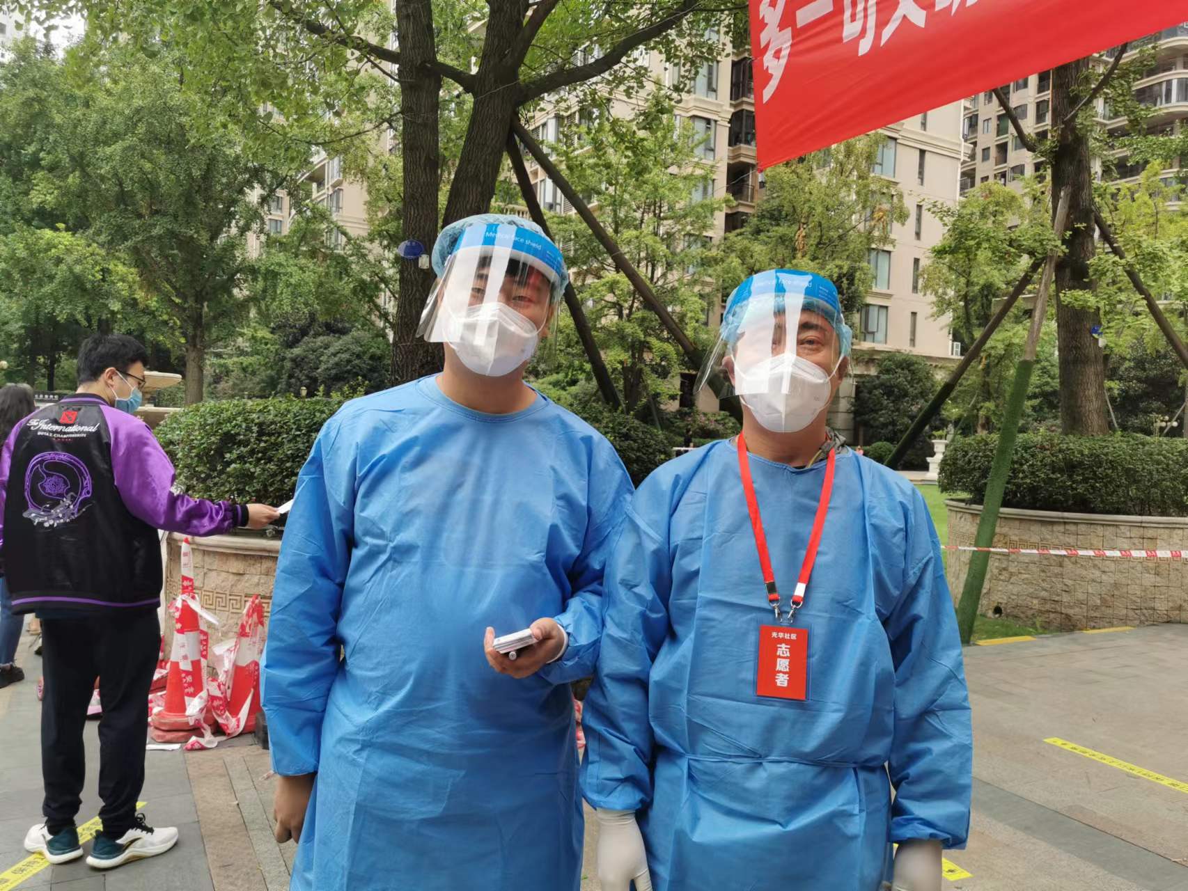 1662539157018051055.jpg 翁拥军 翁晨曦.jpg